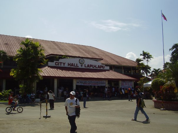 Lapu-Lapu City Hall.JPG