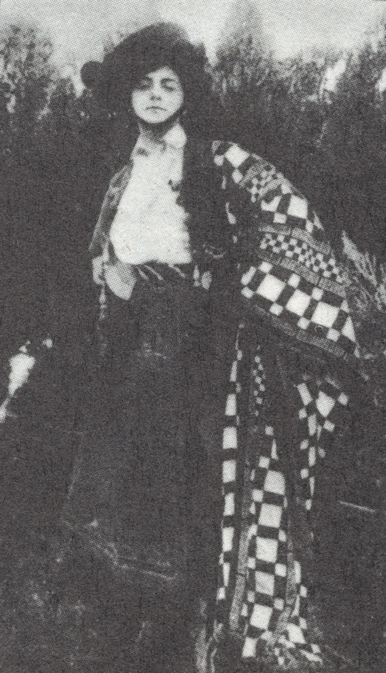 Mlle Victoria Lepanto in Carmen (Pathe 1909).jpg