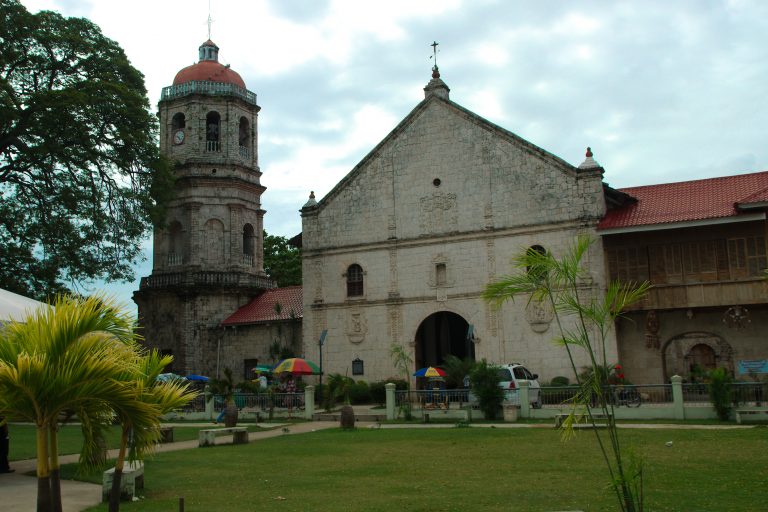 Saint William of Aquitaine Church in Dalaguete, Cebu.jpg